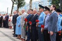 В полдень по всей стране — минута молчания