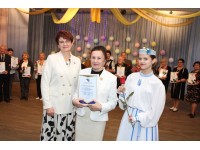 В гимназии №5 состоялось вручение благодарностей от профсоюзов в рамках республиканской акции "С добром и уважением"