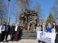 Память поколений: представители «Гродножилстрой» приняли участие в митинге-реквиеме, посвящённом Хатынской трагедии