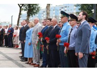 В полдень по всей стране — минута молчания